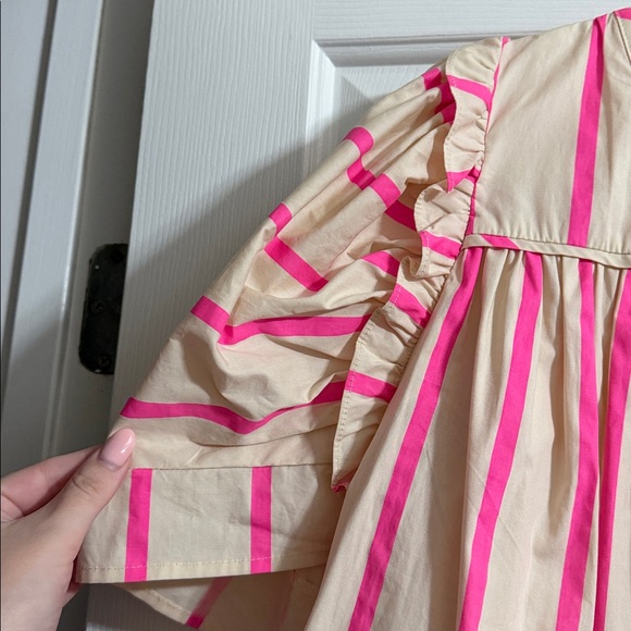 Entro Pink and Cream Striped Puff Sleeve Ruffle V Neck Blouse Size Large - Picture 4 of 6
